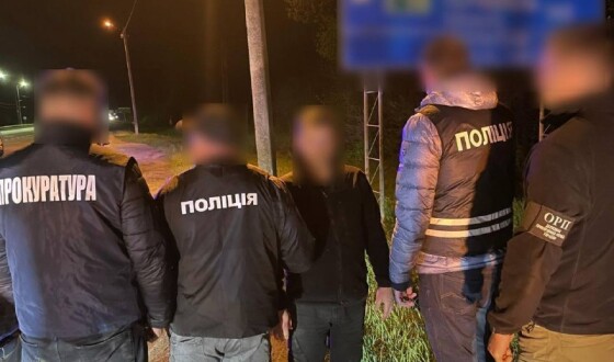 За €8 000 обіцяв вивезти за кордон – затримали після першого траншу