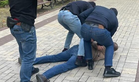 СБУ затримала чиновника Антимонопольного комітету, який за хабарі «заплющував очі» на порушення монополістів