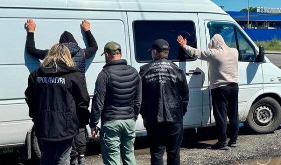 Двоє мешканців Рівненщини організували схему незаконного перетину кордону на Волині