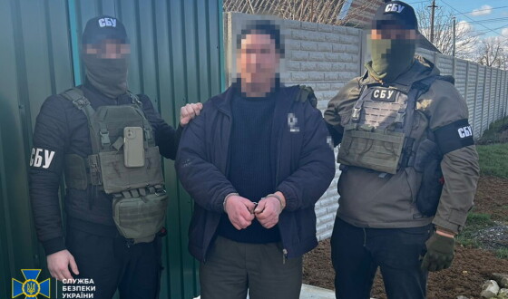 СБУ затримала ексдепутата-зрадника та його спільницю, які наводили російські ракети на Херсон