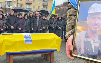 Вчора, 21 листопада, на Рівненщині попрощалися з Героями Олегом Криницьким, Віталієм Шумом, Романом Мосійчуком та Павлом Пікулою
