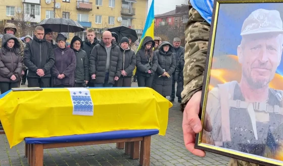 Вчора, 21 листопада, на Рівненщині попрощалися з Героями Олегом Криницьким, Віталієм Шумом, Романом Мосійчуком та Павлом Пікулою