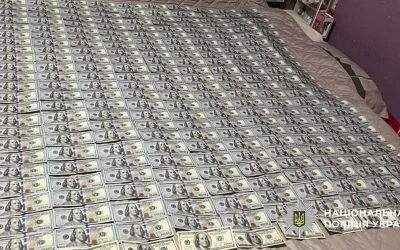 Відстрочка через догляд: у столиці Нацполіція затримала подружжя юристів та працівницю райдержадміністрації на оборудках з опікунством