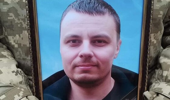 Вчора сумська громада провела в останню путь мужнього воїна Ростіслава Біллєра