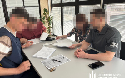 У Запоріжжі ДБР викрило шахраїв, які незаконно забирали квартири померлих