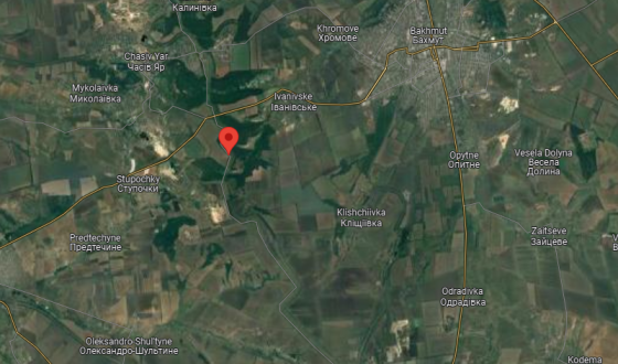 На південному фланзі Бахмута український танк веде бій з наступаючою російською піхотою, відео