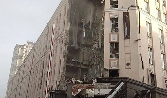 Відео: готель в центрі Києва, у який вцілила російська ракета