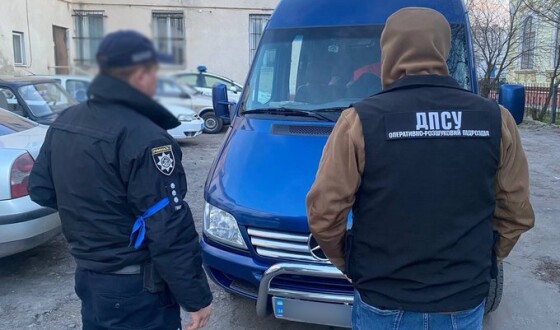На Львівщині прикордонники викрили керівника підприємства, який організував схему з незаконного переправлення чоловіків
