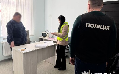 Працевлаштування «на папері» на майже 3 млн гривень: поліцейські Житомирщини викрили корупційну схему