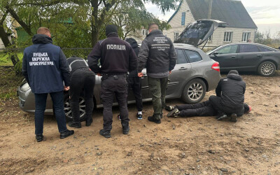На Волині затримали жителя Рівного під час спроби переправити за кордон двох чоловіків