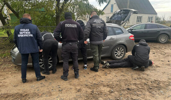 На Волині затримали жителя Рівного під час спроби переправити за кордон двох чоловіків