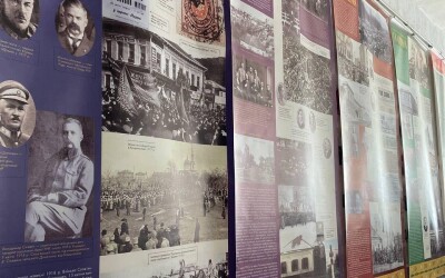 Виставка УІНП «Українська революція 1917 — 1921 рр., регіональний вимір» «мандрує» навчальними закладами міста Кобеляки