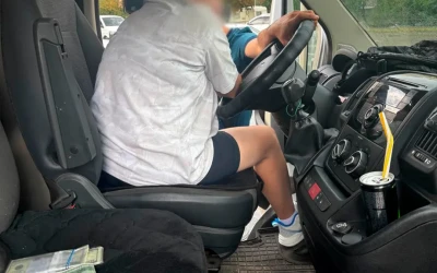 У Києві Нацполіція ліквідувала схему наживи на гуманітарних автівках для ЗСУ