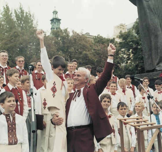 Микола Кацал – хоровий диригент, засновник, художній керівник і диригент хорової капели хлопчиків «Дударик» (10 років тому)