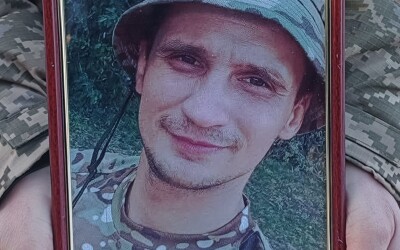 Сьогодні сумська громада попрощалася із захисником України Юрієм Толокою