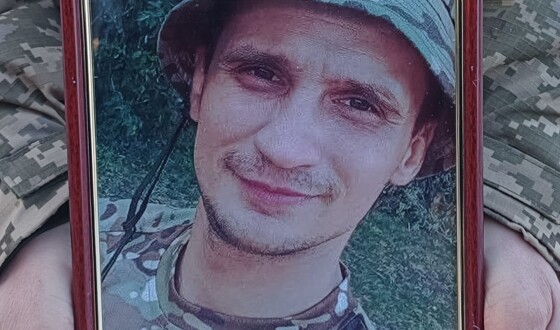 Сьогодні сумська громада попрощалася із захисником України Юрієм Толокою