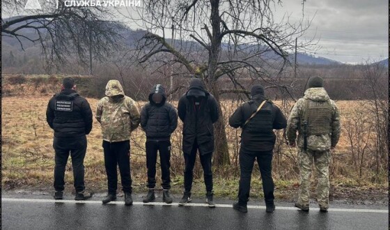 Цинічна схема переправлення: порушники маскувалися під траурний кортеж