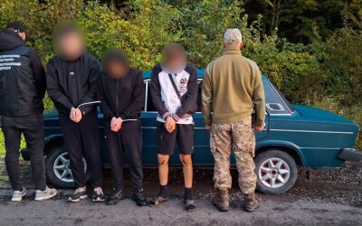 На Закарпатті прикордонники по гарячих слідах затримали переправника з «клієнтами»