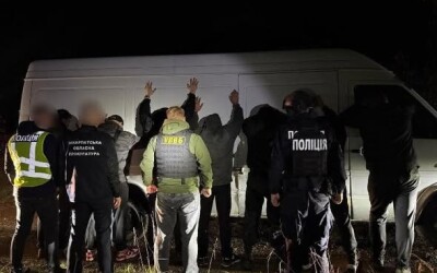 Прикордонники викрили злочинне угрупування, учасники якого Тисою переправляли за кордон військовозобов’язаних громадян