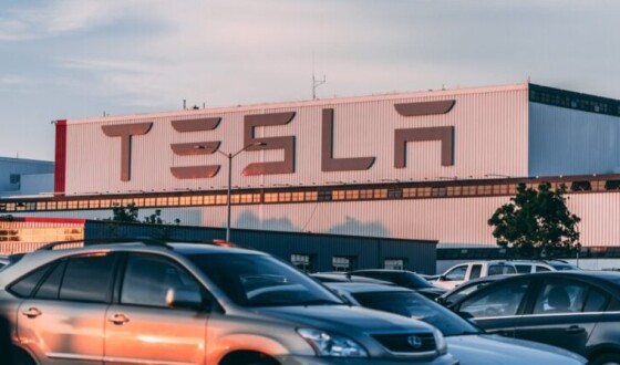 Tesla перестала приймати платежі за авто у біткоїнах