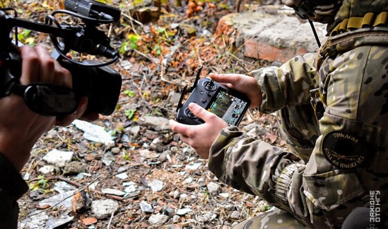 Гвардійці 45 полку показали, як тренуються оператори дронів