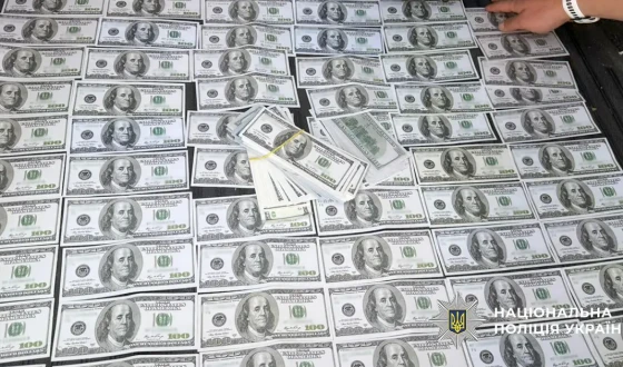 На Закарпатті Нацполіція викрила директора та юриста коледжу на продажі посади з «бронею» за 25 тисяч доларів