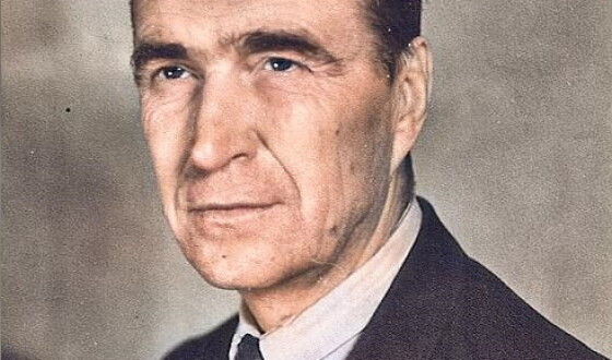 Тодось Осьмачка &#8211; письменник, поет, перекладач. З протоколу допиту свідка: учням цитував Шевченка, Франка (&#8230;) радянських газет і журналів не читає (&#8230;) не в курсі справи Соціалістичного будівництва. (130 років тому)