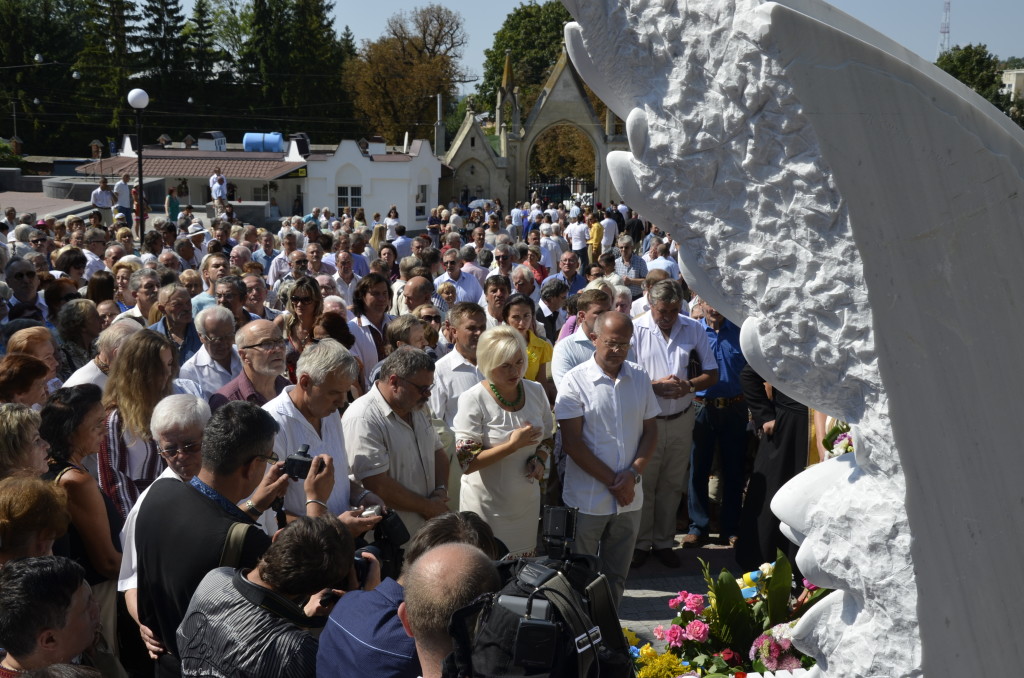 відкриття памятника Білозора 032