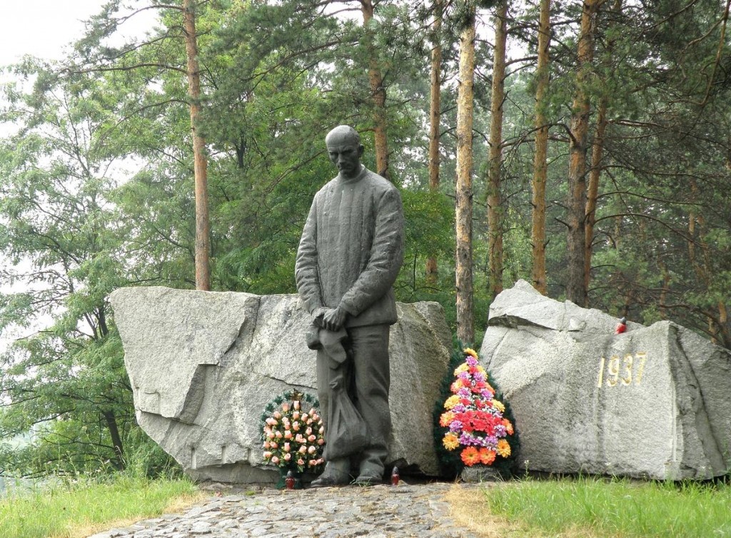 bykivnia-graves-massacre-sad-kiev-ukraine-eastern-europe-communism