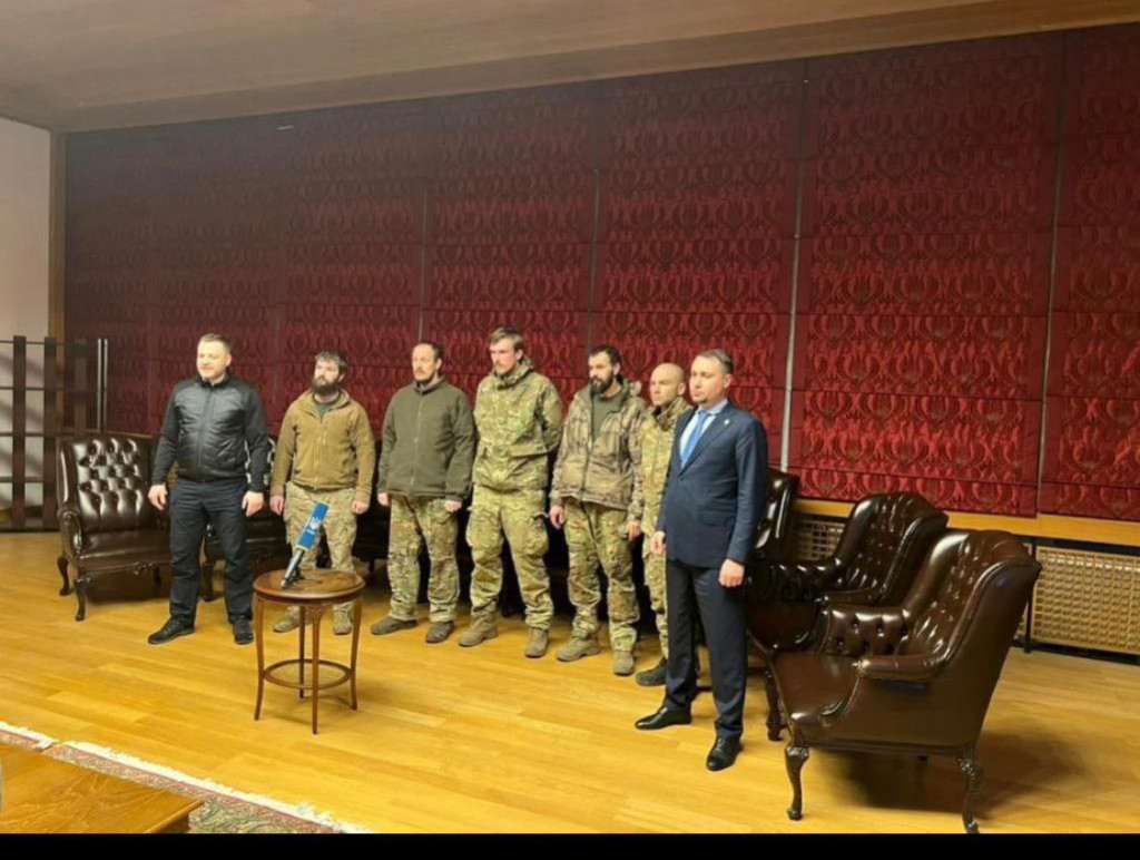 FdNffICXEAMviEj