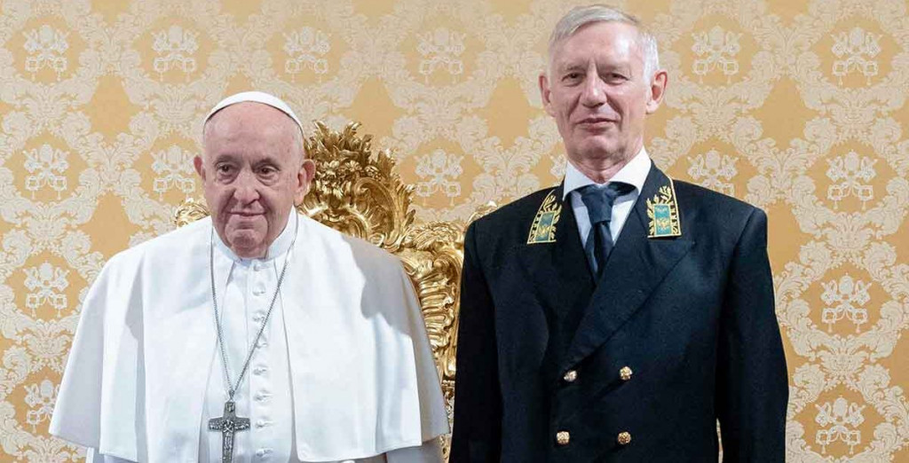Pope Francis meets with Ivan Soltanovsky, the new Russian ambassador to the Holy See, at the Vatican Sept. 18, 2023. (CNS photo/Vatican Media)