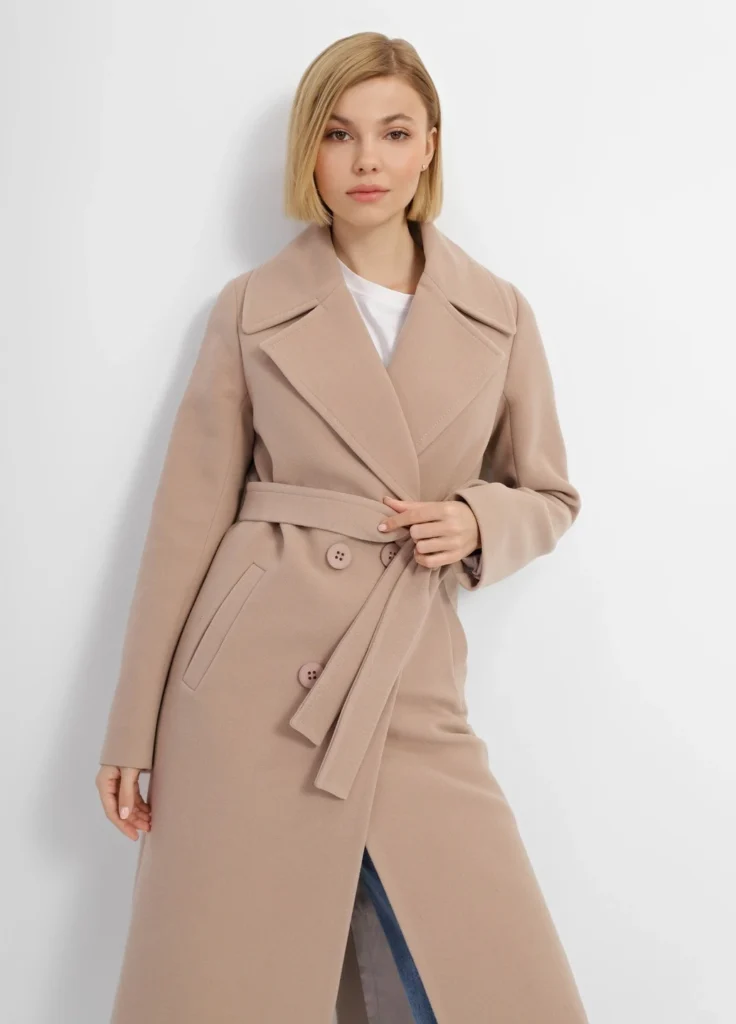 Бежеве демісезонне пальто